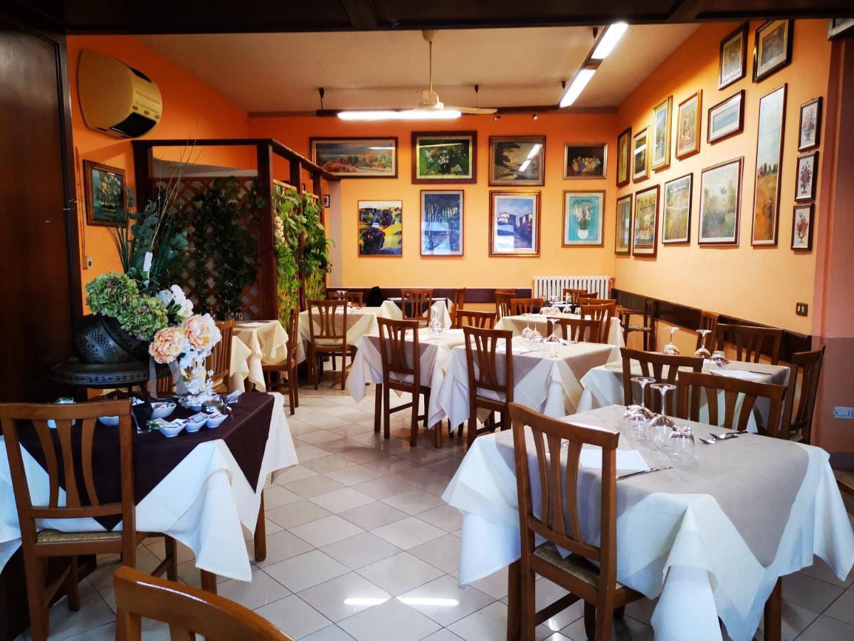 Osteria Dei Locandieri Аббадія-Сан-Сальваторе Екстер'єр фото
