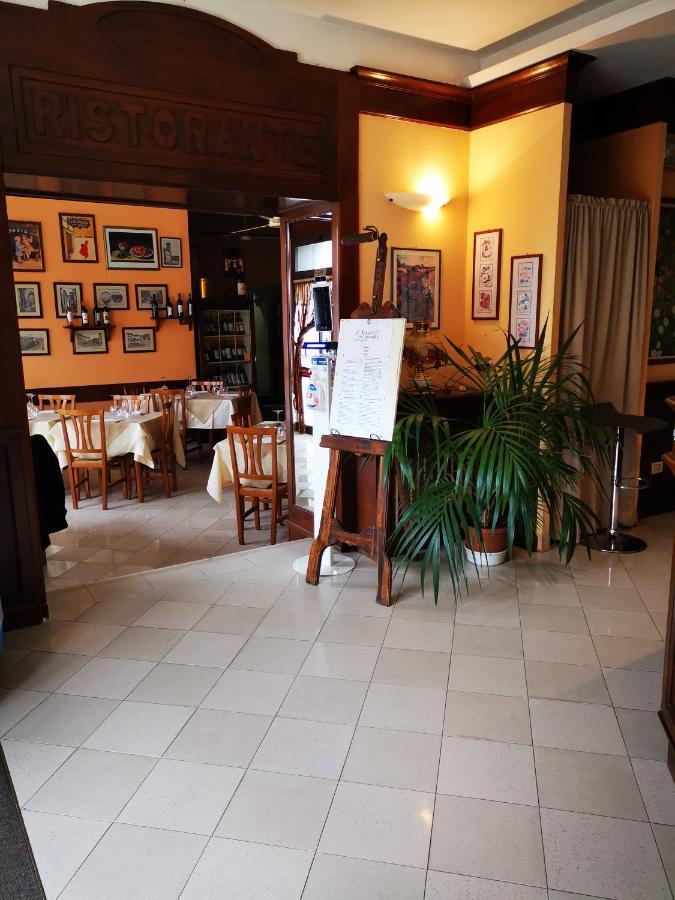 Osteria Dei Locandieri Аббадія-Сан-Сальваторе Екстер'єр фото